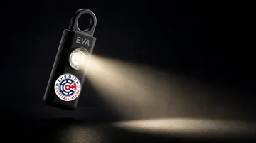 Die Taschenlampe schaltet sich ein